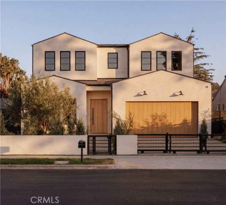 5 Bed Home for Sale in Sherman Oaks, California