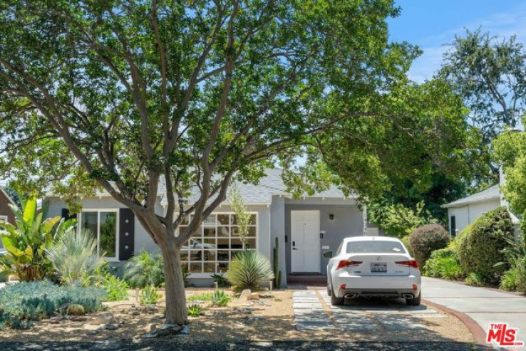 Residential Home in Sherman Oaks