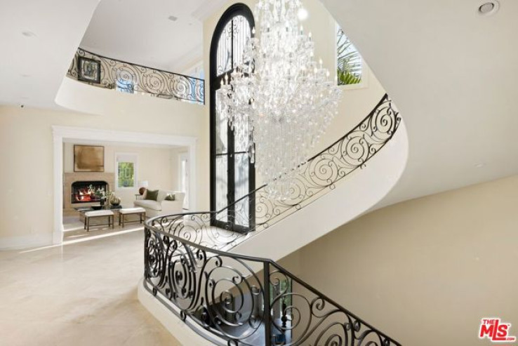 6 Bed Home for Sale in Beverly Hills, California