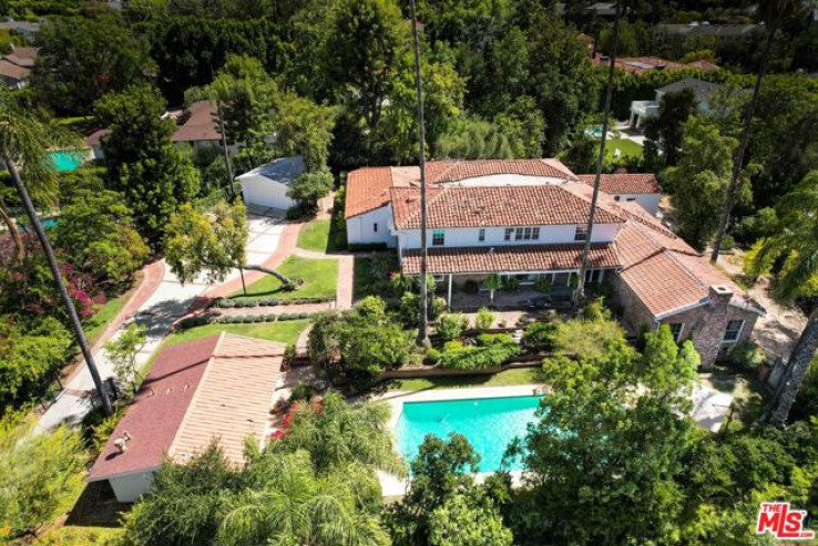 7 Bed Home for Sale in Encino, California