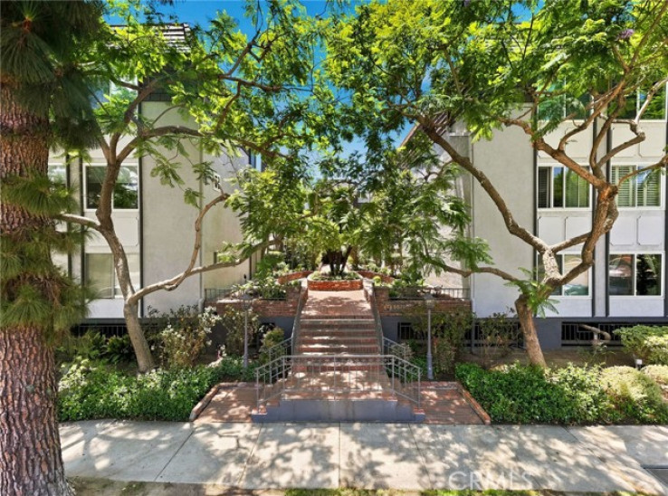 2 Bed Home for Sale in Culver City, California