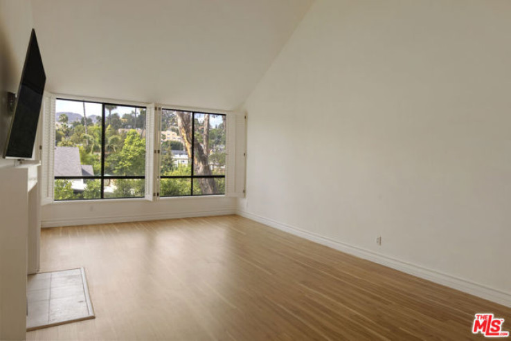 2 Bed Home for Sale in Los Angeles, California