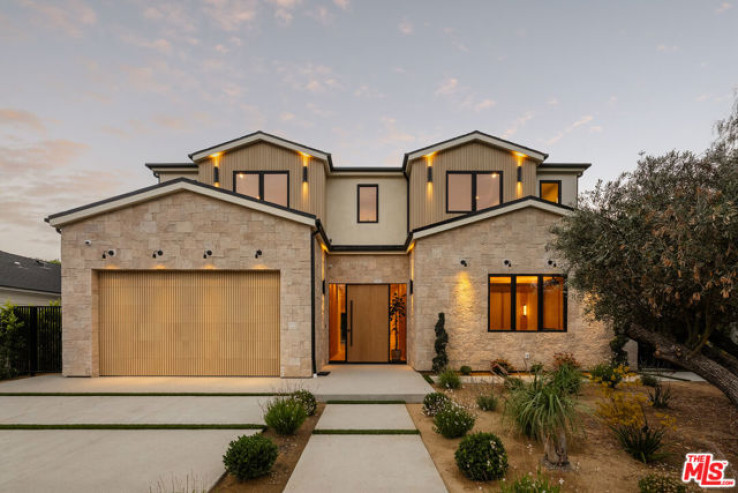 5 Bed Home for Sale in Studio City, California