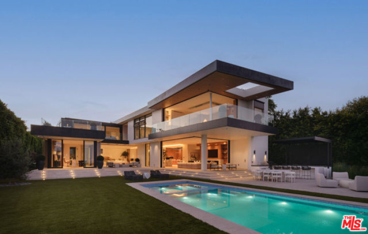 6 Bed Home for Sale in Los Angeles, California