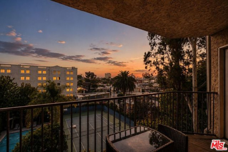 Residential Home in Sunset Strip - Hollywood Hills West