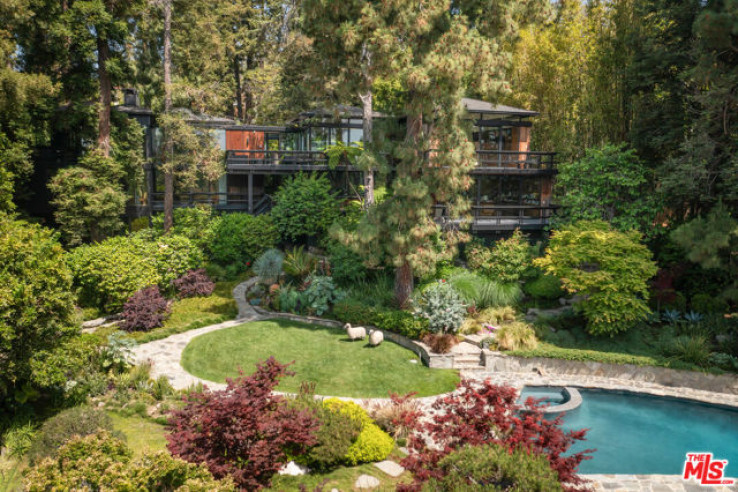 5 Bed Home for Sale in Pacific Palisades, California