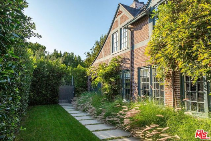 5 Bed Home for Sale in Los Angeles, California