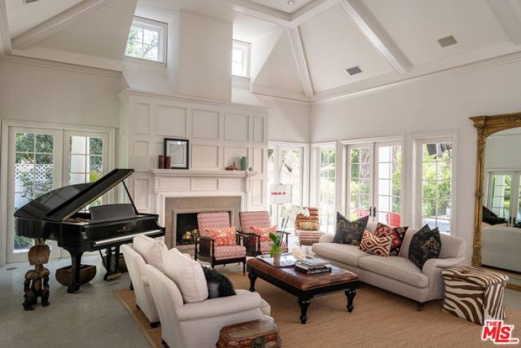 7 Bed Home for Sale in Encino, California