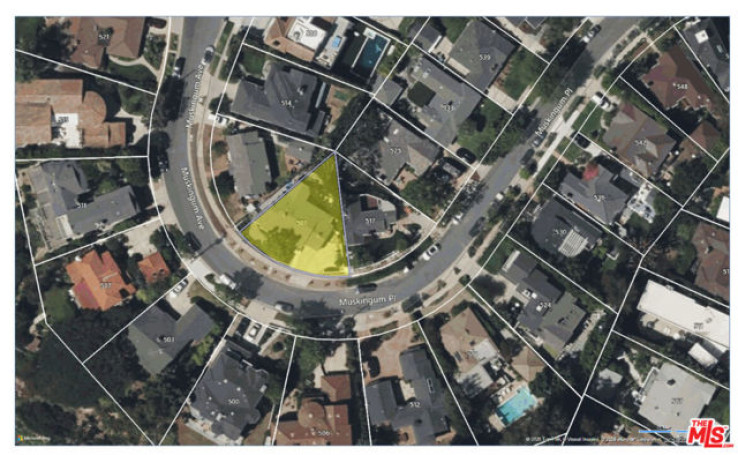 Land in Pacific Palisades