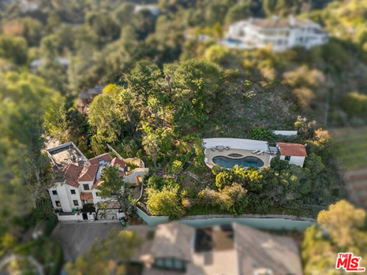 5 Bed Home for Sale in Los Angeles, California