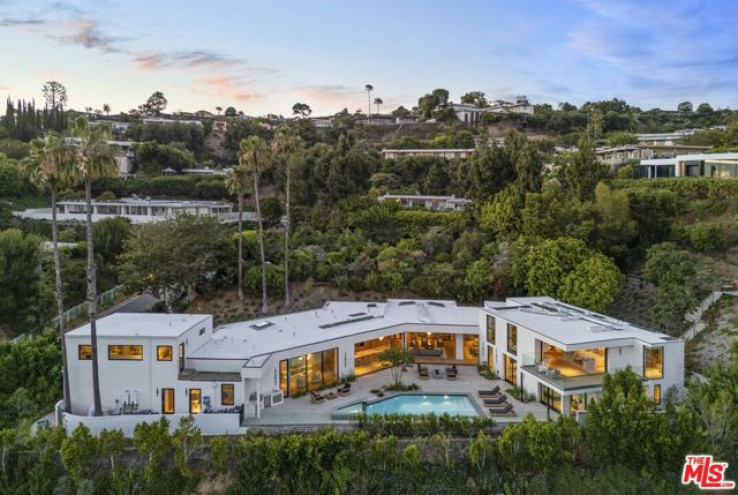 7 Bed Home for Sale in Beverly Hills, California