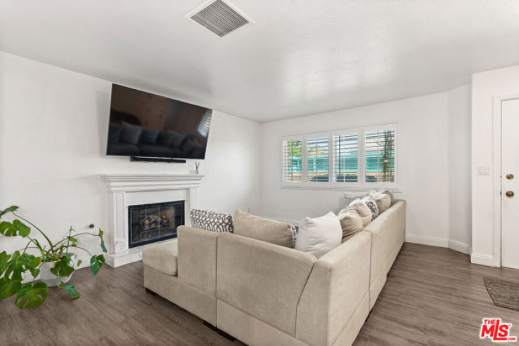 3 Bed Home for Sale in Inglewood, California