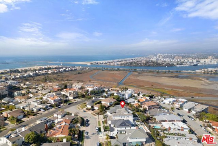 5 Bed Home for Sale in Playa del Rey, California
