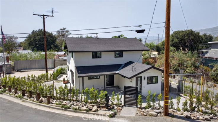 4 Bed Home for Sale in Los Angeles, California