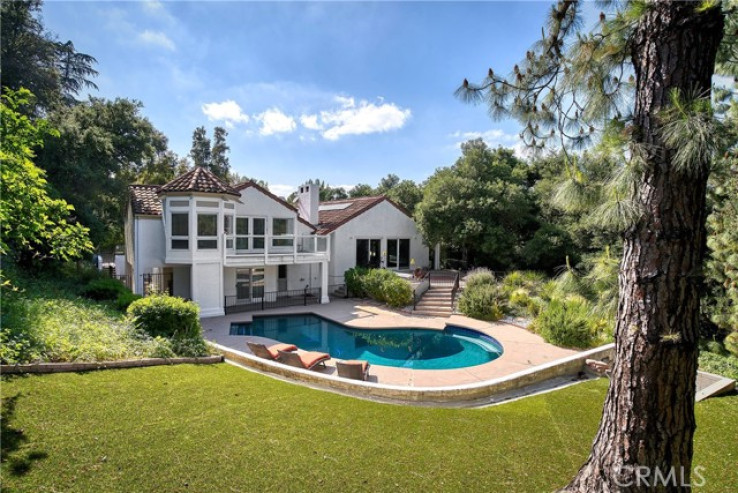 5 Bed Home for Sale in Calabasas, California