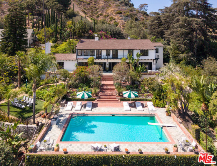 Residential Home in Sunset Strip - Hollywood Hills West