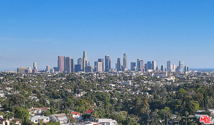 1 Bed Home for Sale in Los Angeles, California