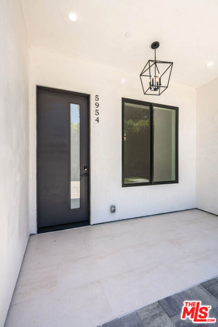  Income Home for Sale in Los Angeles, California