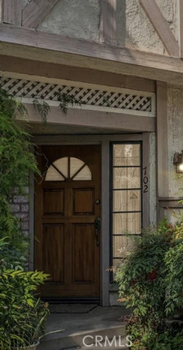 2 Bed Home for Sale in Lake Balboa, California