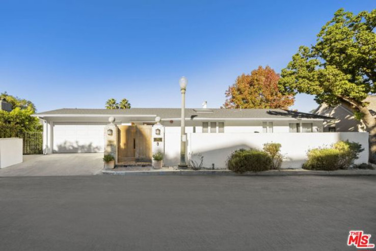 5 Bed Home for Sale in Los Angeles, California