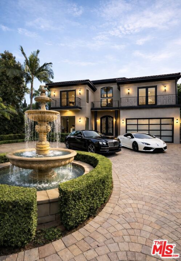 5 Bed Home for Sale in Los Angeles, California