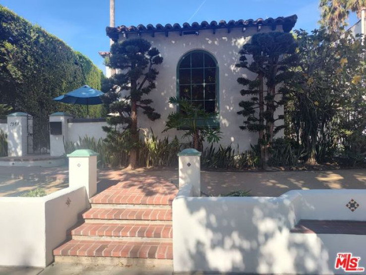Residential Home in West Hollywood Vicinity