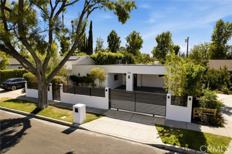 4 Bed Home for Sale in Encino, California