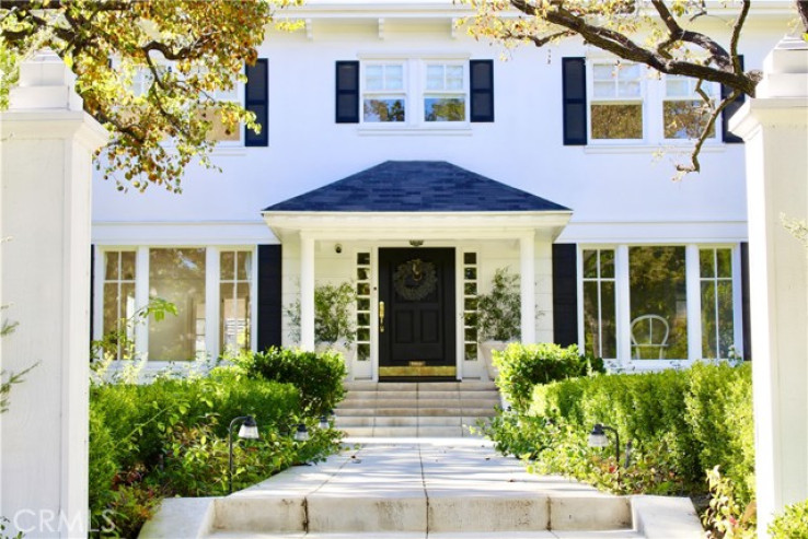 5 Bed Home for Sale in Los Angeles, California