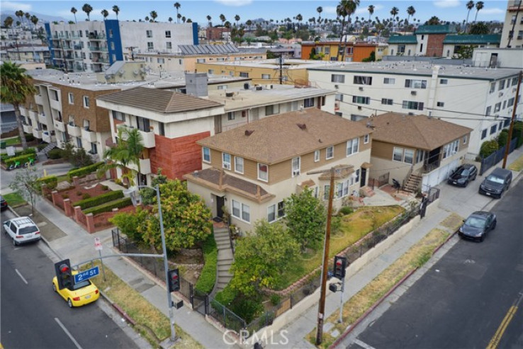 Residential Home in Mid-Wilshire