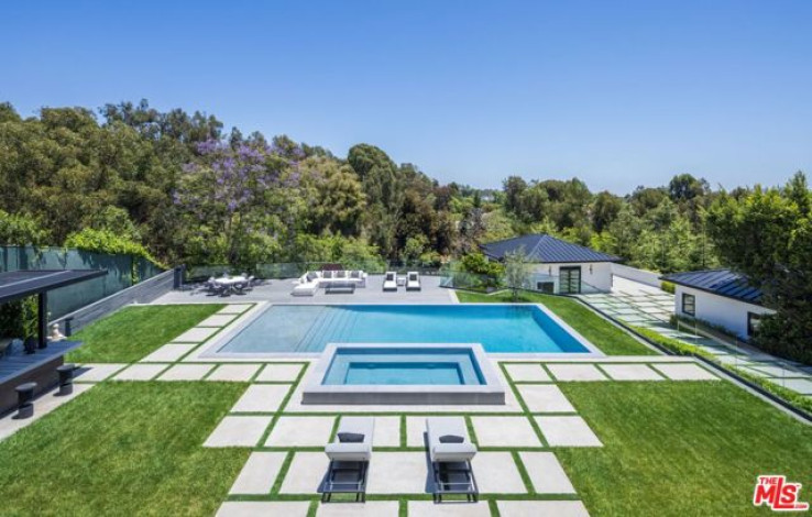 8 Bed Home for Sale in Los Angeles, California