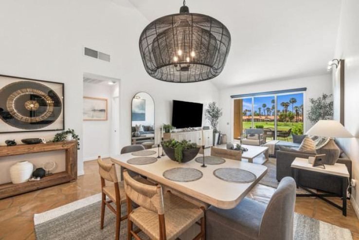 Residential Home in East Palm Desert