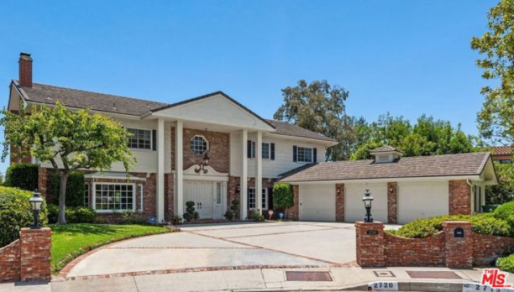 Residential Home in Bel Air - Holmby Hills