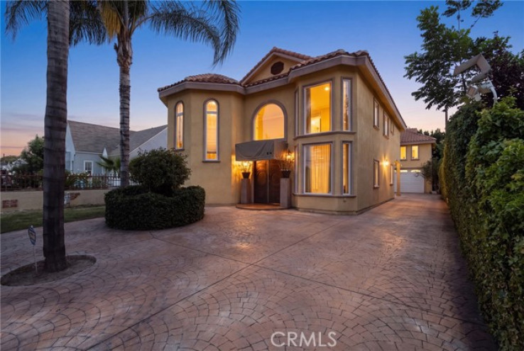 4 Bed Home for Sale in Burbank, California