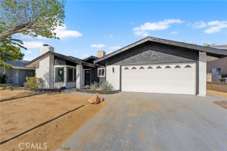 5 Bed Home for Sale in Lancaster, California