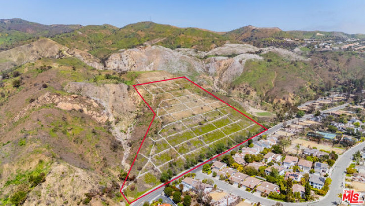 Land in Pacific Palisades