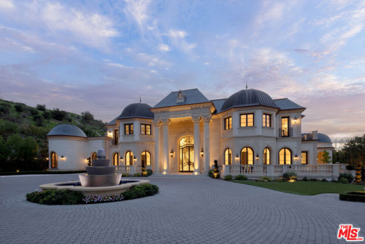 8 Bed Home for Sale in Calabasas, California