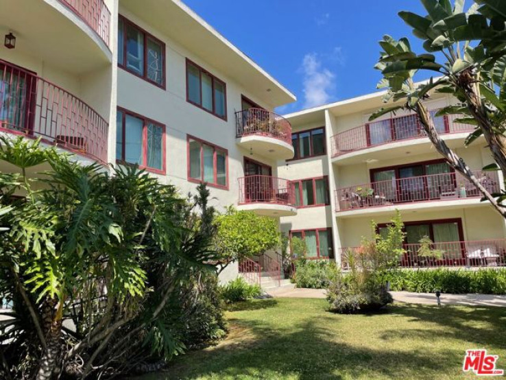 1 Bed Home for Sale in Los Angeles, California