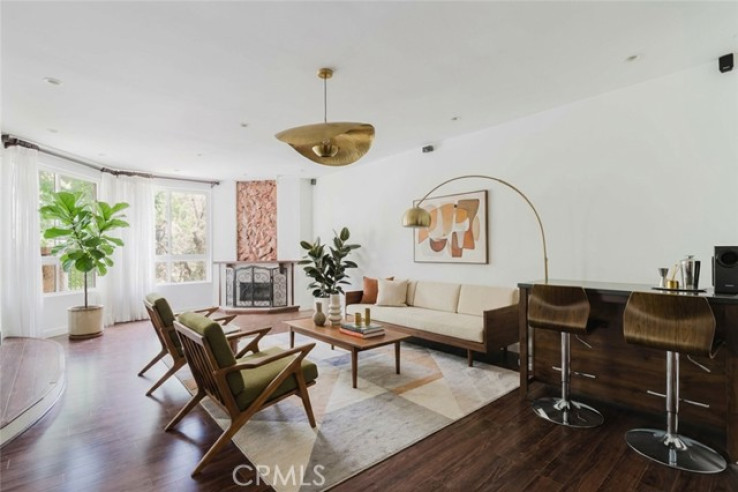 Residential Home in Encino