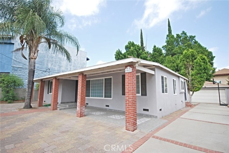 Residential Home in Granada Hills