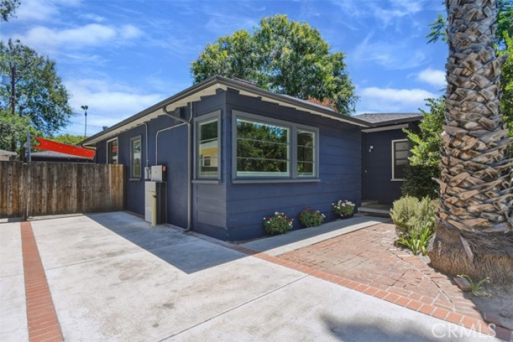 2 Bed Home for Sale in Sherman Oaks, California