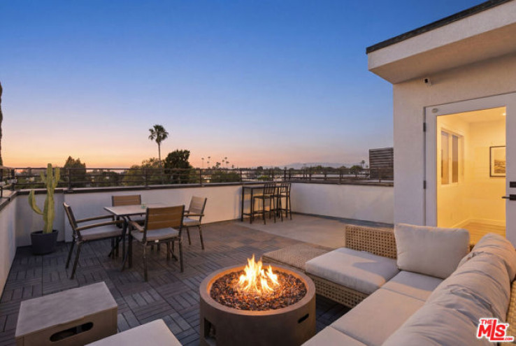 4 Bed Home for Sale in Van Nuys, California