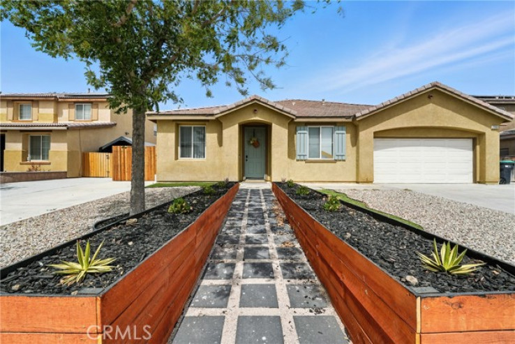4 Bed Home for Sale in Rosamond, California