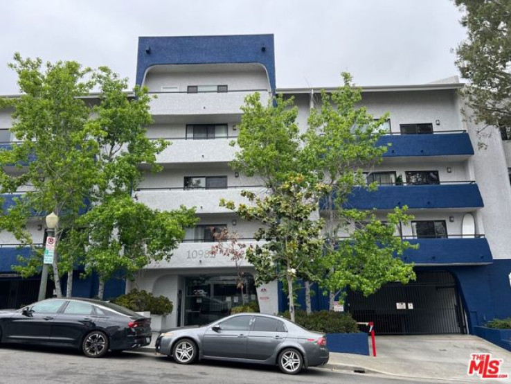 Residential Home in Westwood - Century City