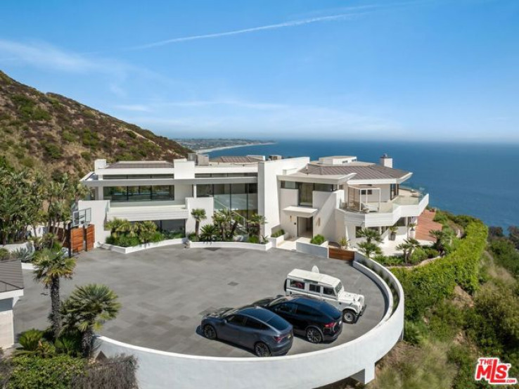 6 Bed Home for Sale in Malibu, California