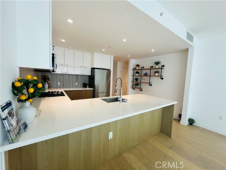 1 Bed Home for Sale in Los Angeles, California