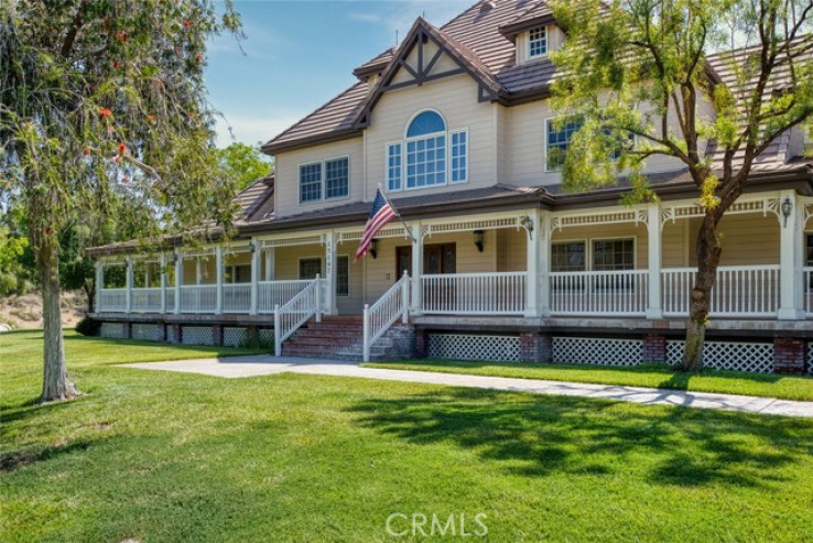  Commercial for Sale in Canyon Country, California