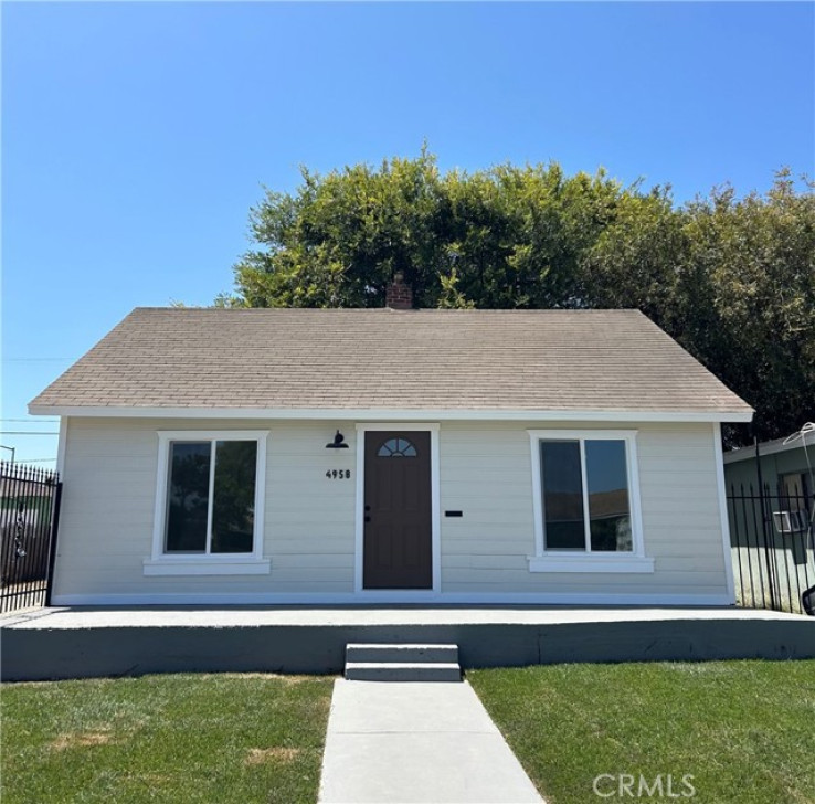 Residential Home in Compton S of Rosecrans, E of Alameda