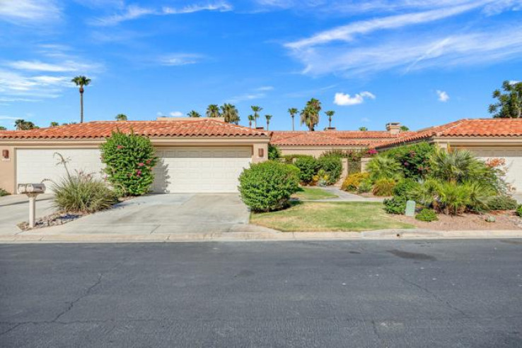 Residential Home in East Palm Desert
