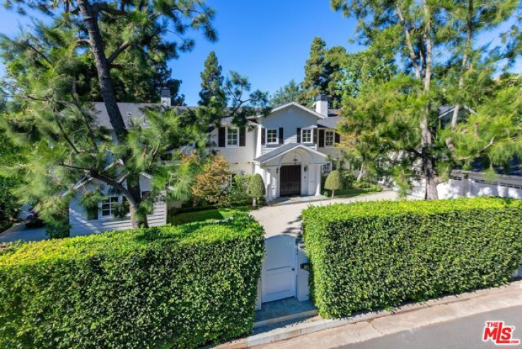 Residential Home in Bel Air - Holmby Hills