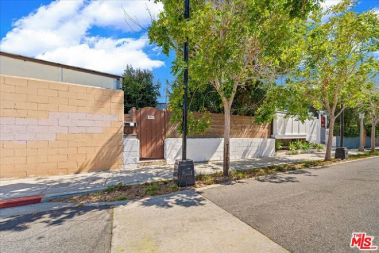 1 Bed Home for Sale in Santa Monica, California